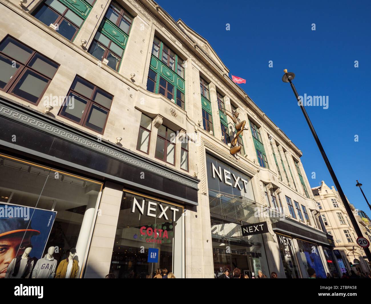 Nächster Shop in der Oxford Street, London, Großbritannien Stockfoto