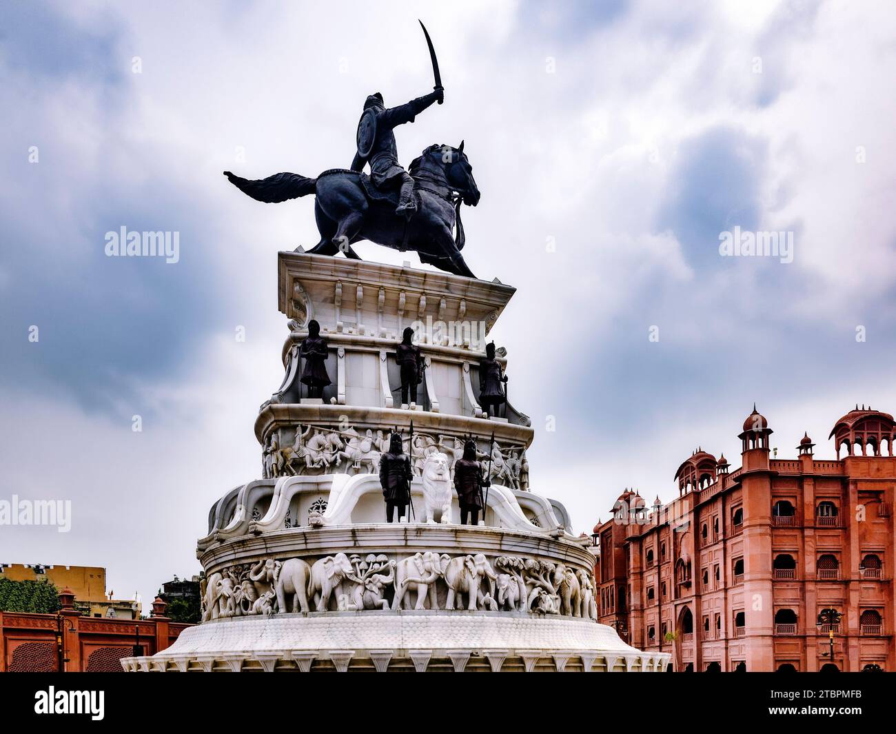 Die Statue von Maharaja Ranjit Singh in Katra Ahluwalia, Amritsar, Punjab, Indien Stockfoto