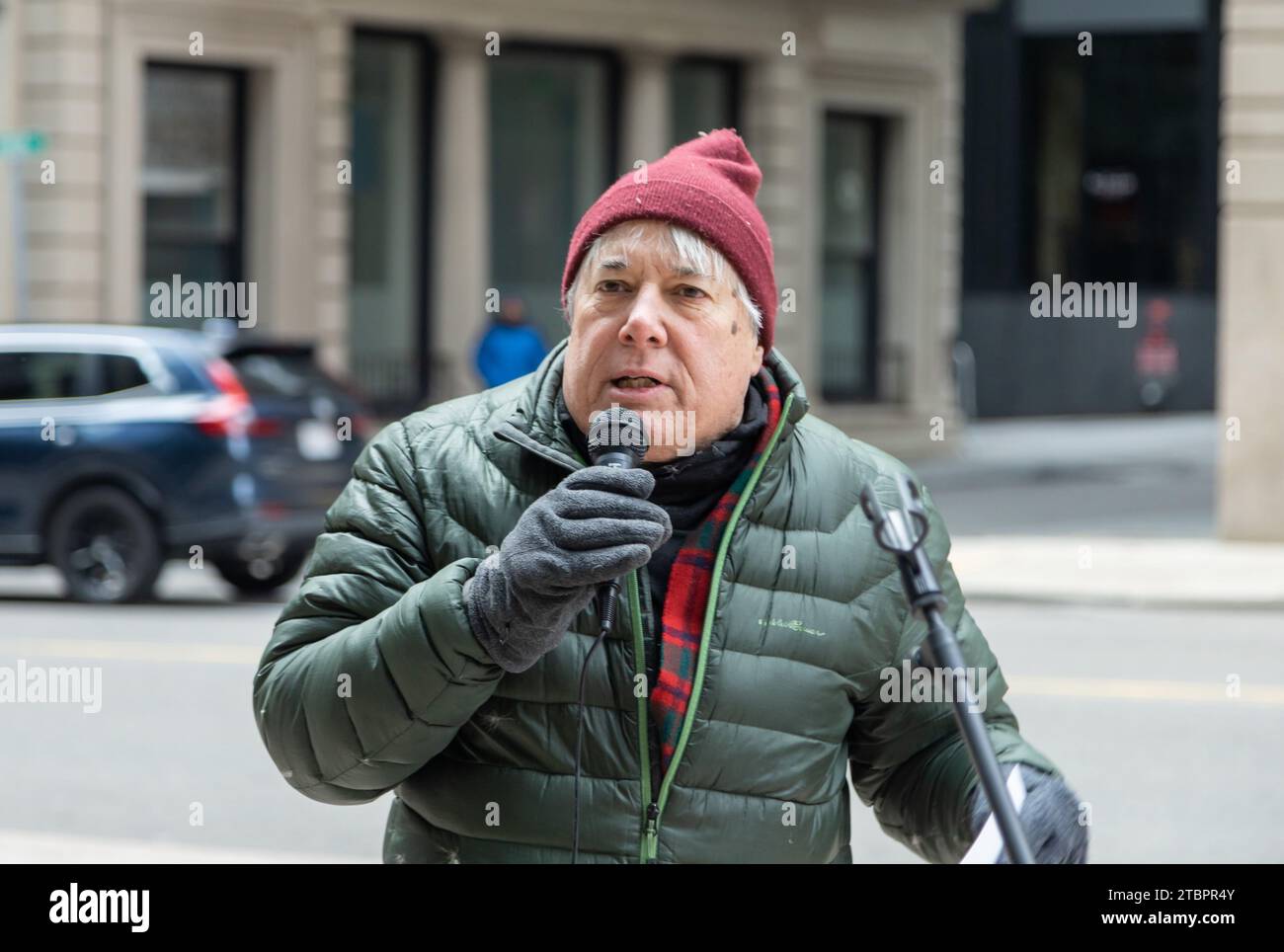 Dezember 2023. Boston, MA. Die Demonstranten treffen sich in 53 Büros der State Street von Jeffrey Leerink, dem wichtigsten Treiber des umstrittenen Private Jet Hangar Expansi Stockfoto