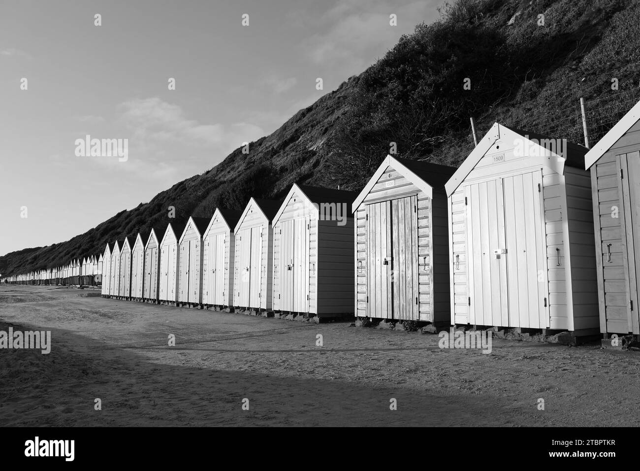 Strandhütten an der Promenade - Southbourne Beach, Bournemouth, Dorset Stockfoto