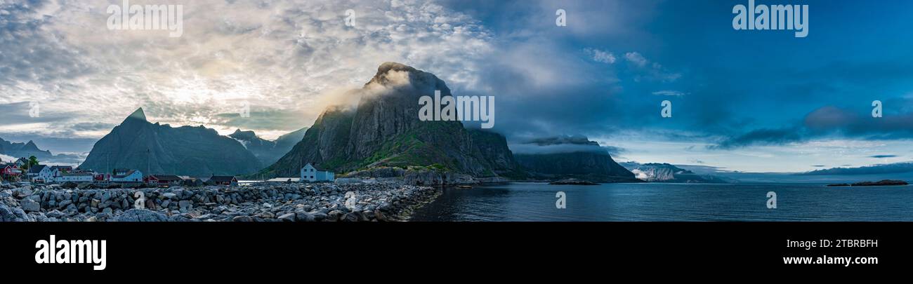 Panoramablick auf Hamnøy auf den Lofoten in Norwegen Stockfoto