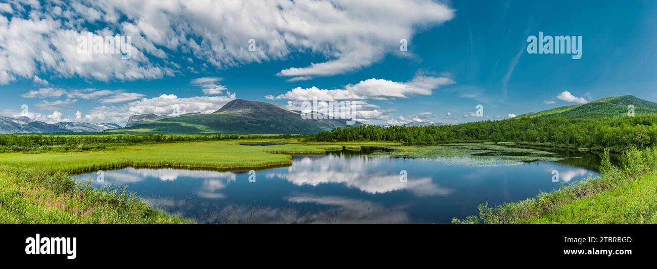 Landschaft in der Nähe von Nikkaloutka in Lappland, Schweden Stockfoto