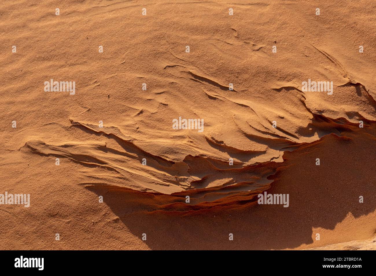 Muster im Sand in der Wüste Wadi Rum in Jordanien, Asien Stockfoto