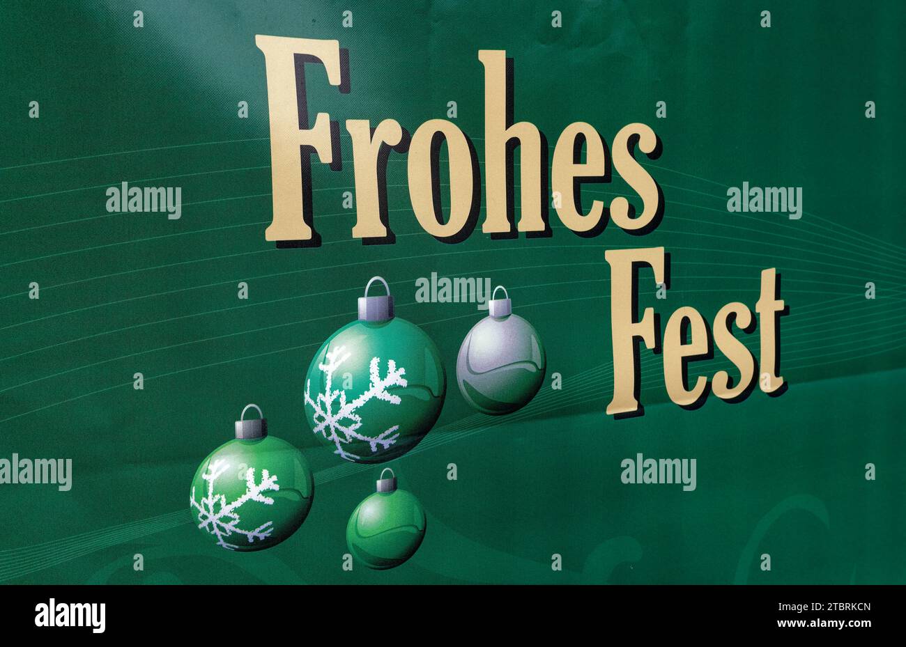 Weihnachten, Banner mit der Aufschrift Happy Holidays und Weihnachtsbaumkugeln Stockfoto