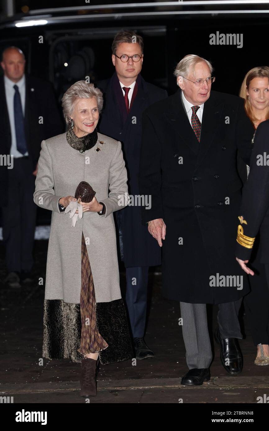 Die Duchess of Gloucester, Prinz Richard und der Duke of Gloucester kommen zu den Royal Carols zusammen – zusammen zum Weihnachtsgottesdienst in der Westminster Abbey in London. Bilddatum: Freitag, 8. Dezember 2023. Stockfoto