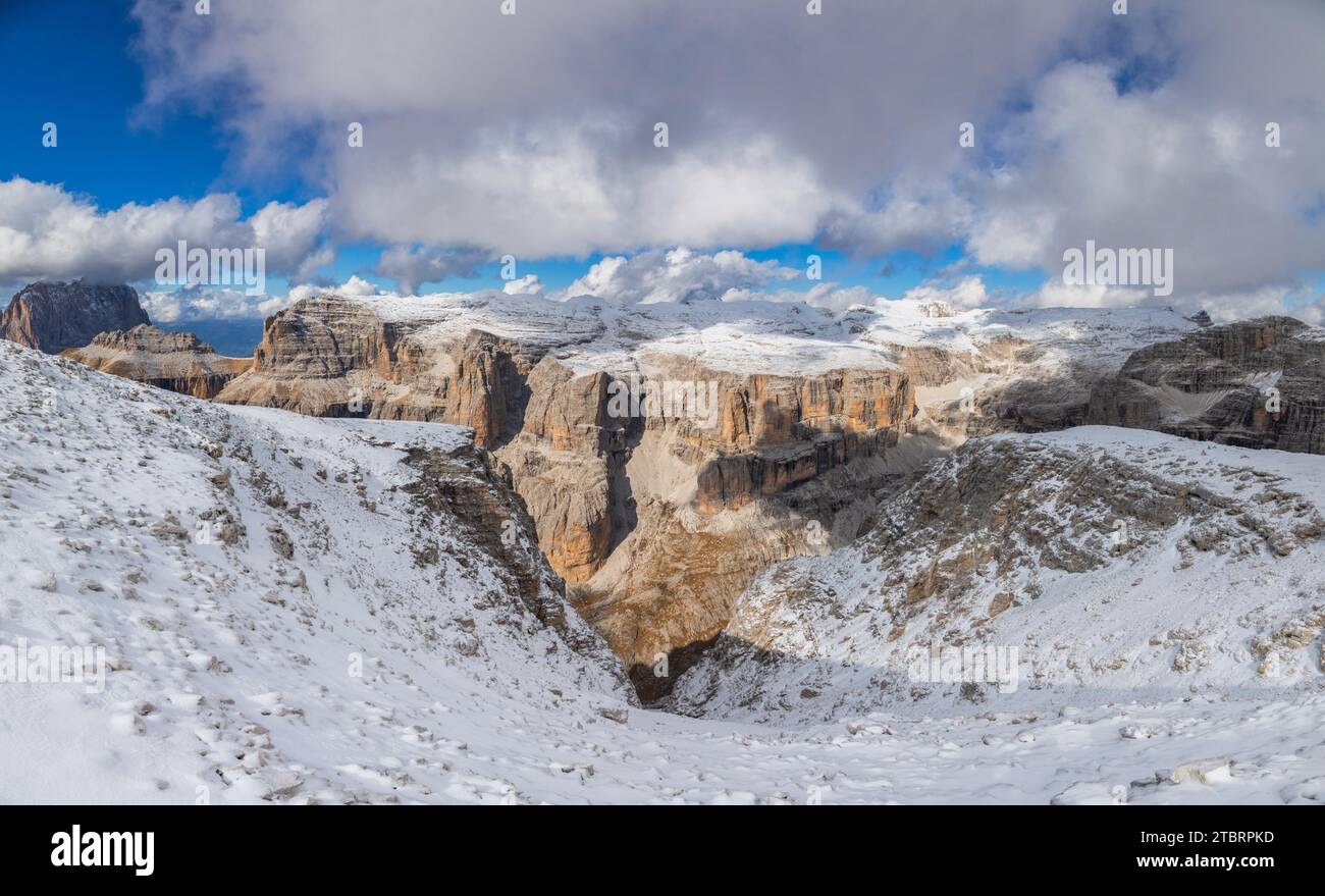 Italien, Trentino Südtirol, das Mesulenplateau im westlichen Teil der Sellagruppe, begrenzt von den Tälern Lasties, Setus und Pisciadu, Dolomiten Stockfoto