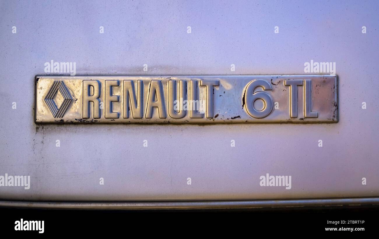 Logo Renault 6 TL in Colombiers. Stockfoto