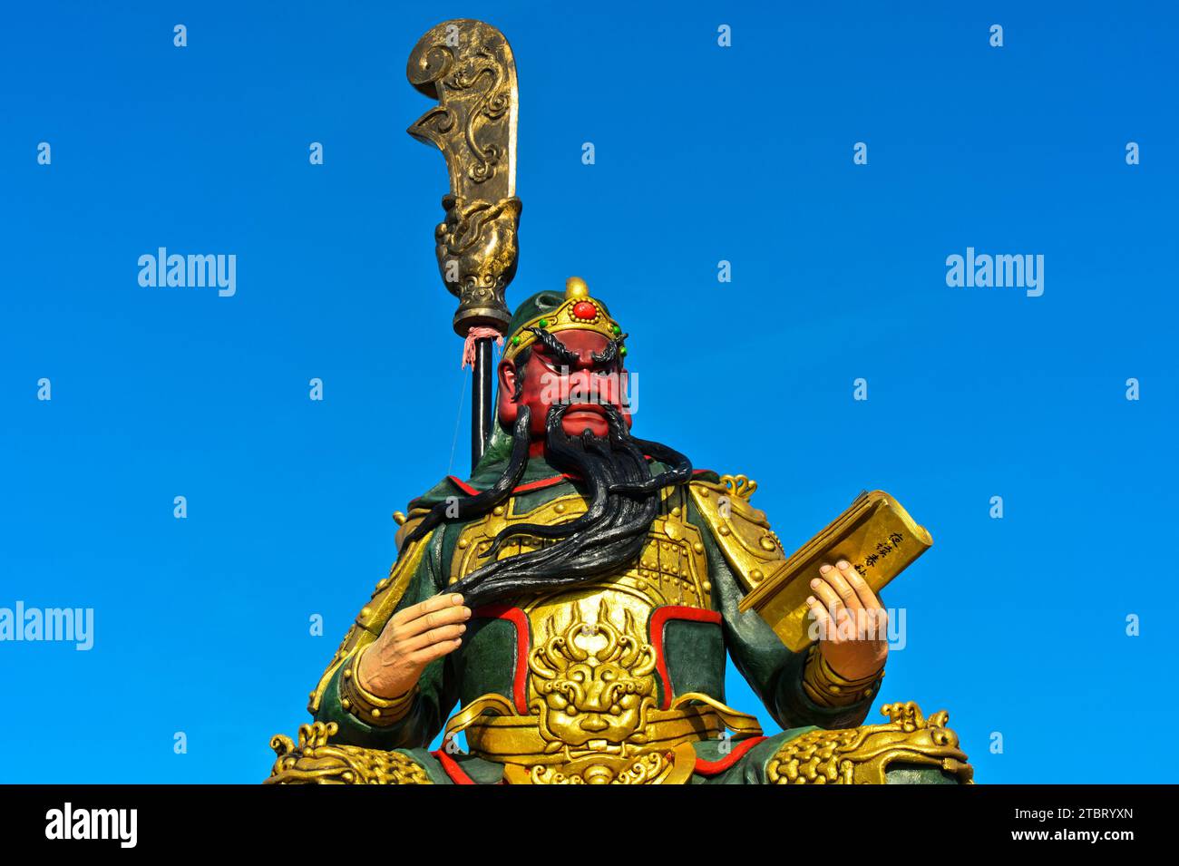 Bronzestatue des chinesischen Generals Guan Yu, Guan Yu Schrein, Koh Samui, Thailand Stockfoto