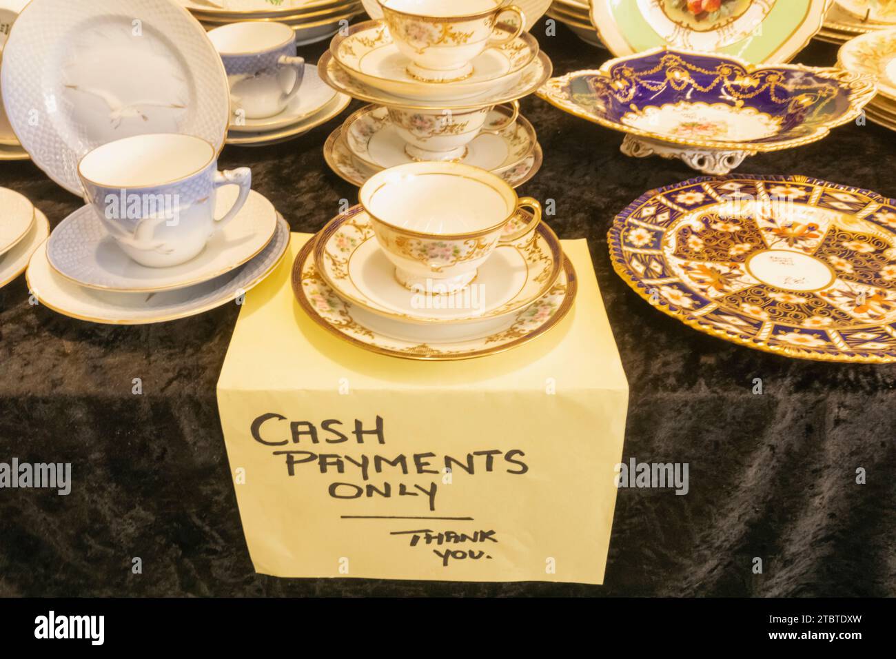 England, London, Covent Garden, nur Bargeld in Einzelhandelsgeschäften Stockfoto