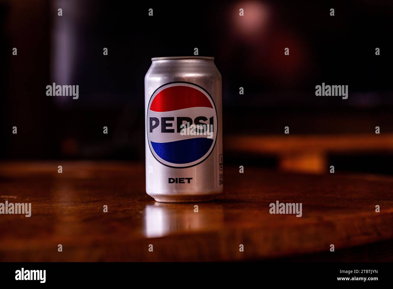 Eine 12-Unzen-Dose Diet Pepsi mit einem neuen Look für das Jahr 2023 Stockfoto