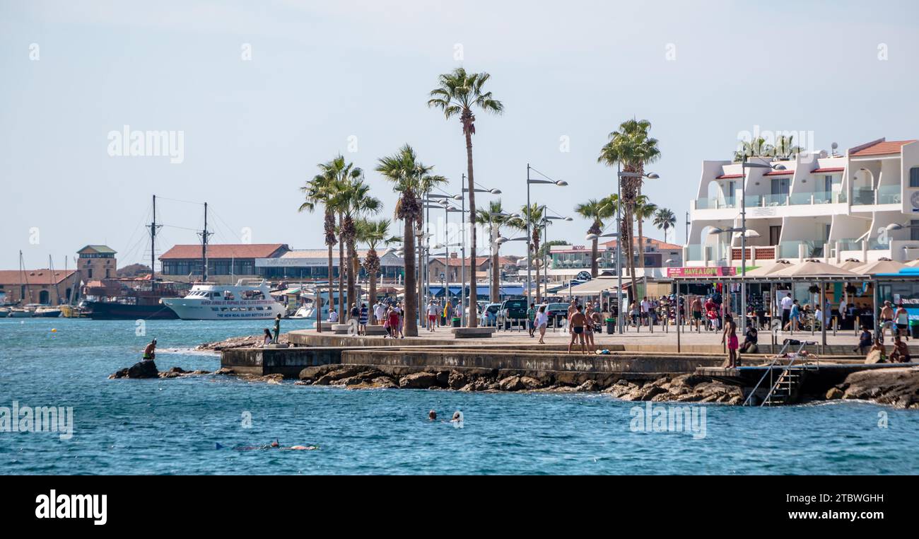 Ein Bild von der Poseidonos Avenue, Paphos' Promenade Stockfoto
