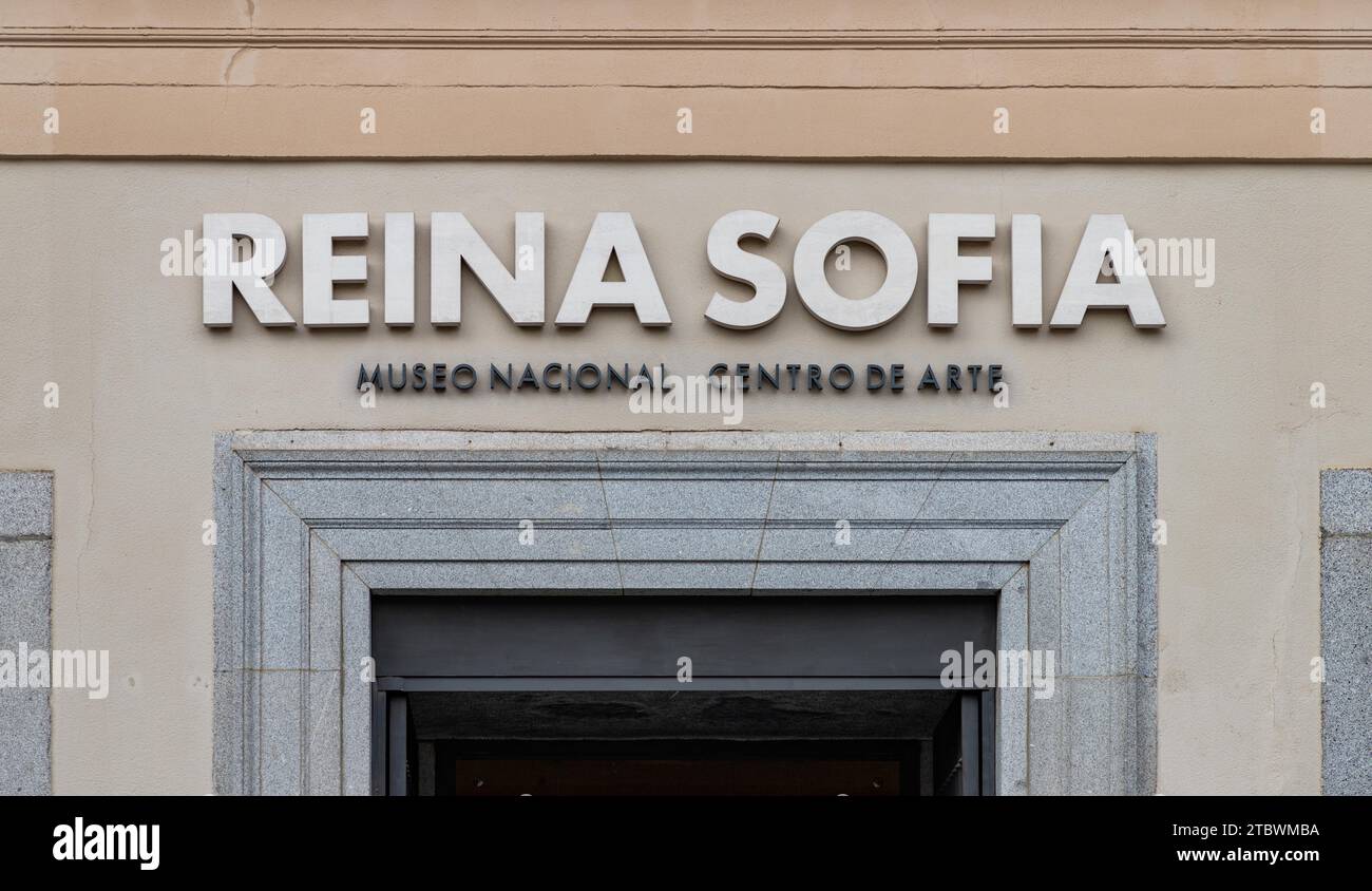 Ein Bild vom Eingang des Museo Nacional Centro de Arte Reina Sofia Stockfoto