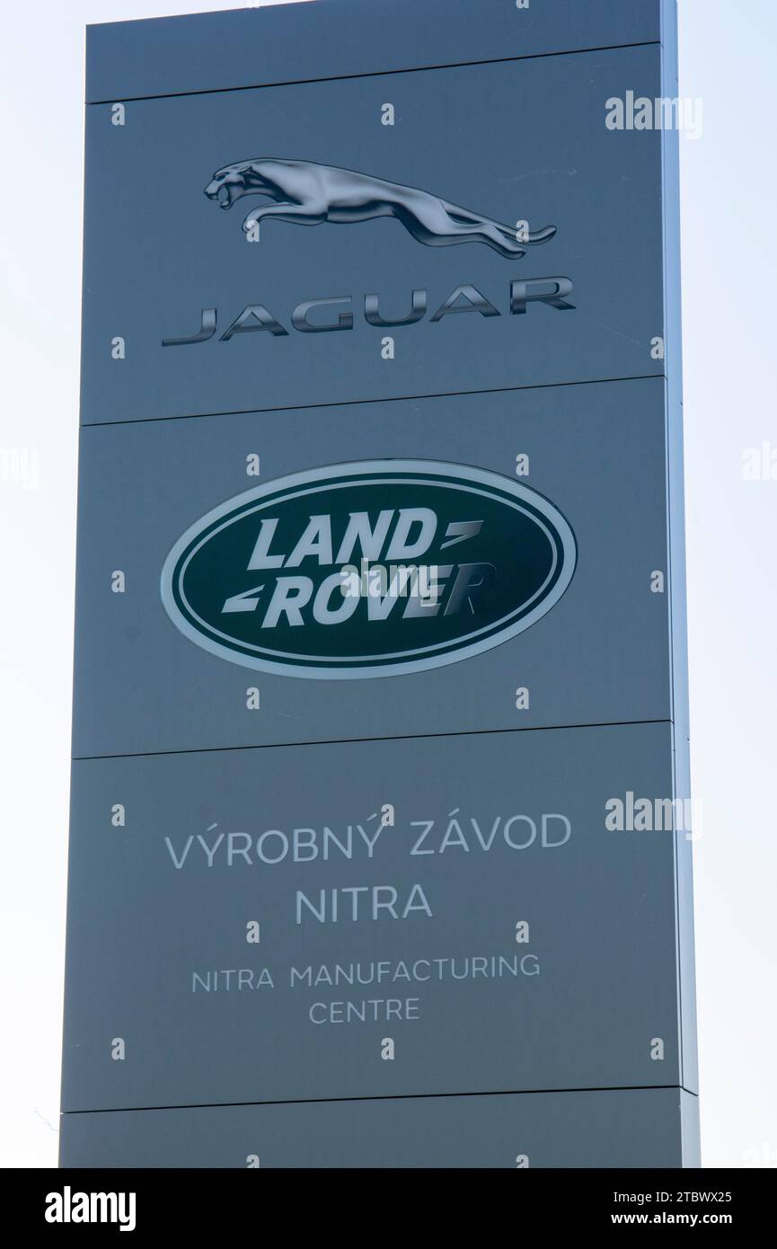 Nitra, Slowakei, 13. November 2022: Jaguar Land Rover Fertigungswerk in Nitra, Slowakei Stockfoto