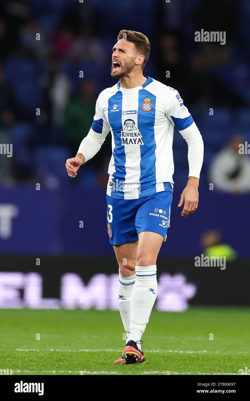 Barcelona, Spanien. Dezember 2023. Sergi Gomez von RCD Espanyol während des spanischen Liga Hypermotion Spiels zwischen RCD Espanyol und Real Zaragoza im Stage Front Stadium in Barcelona am 08. Dezember 2023. Quelle: DAX Images/Alamy Live News Stockfoto
