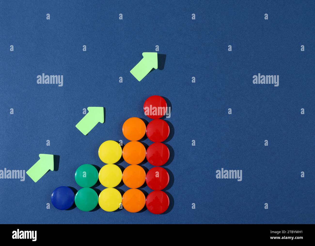 Finanzdiagramm, Pfeil, Balken, Grafik, Inflation Stockfoto