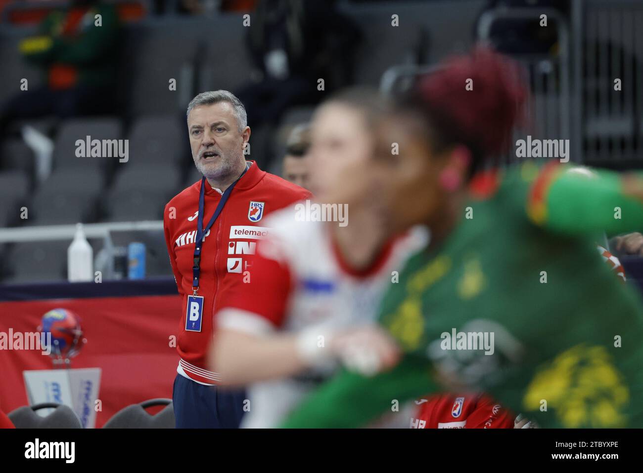 Kroatische Trainerin Ivica Obrvan beim samstags Spiel bei der handboll ...