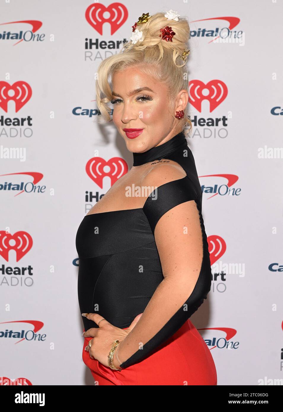 New York, USA. Dezember 2023. Joelle James nimmt am 8. Dezember 2023 am Jingle Ball 2023 von iHeartRadio z100 im Madison Square Garden in New York Teil. Foto: Jeremy Smith/imageSPACE/SIPA USA Credit: SIPA USA/Alamy Live News Stockfoto