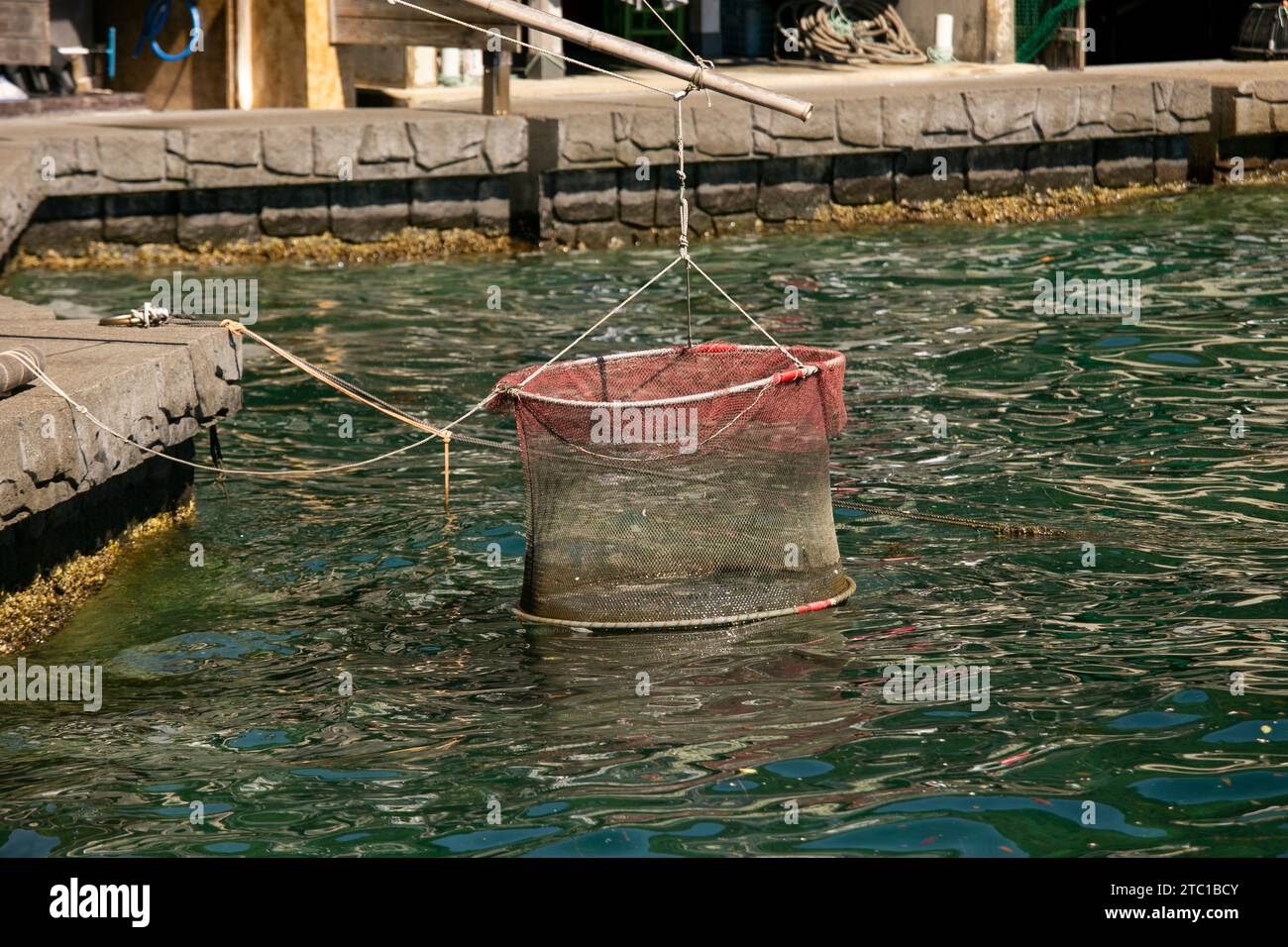 Fischernetz im wunderschönen Dorf ine im Norden von Kyoto. Stockfoto