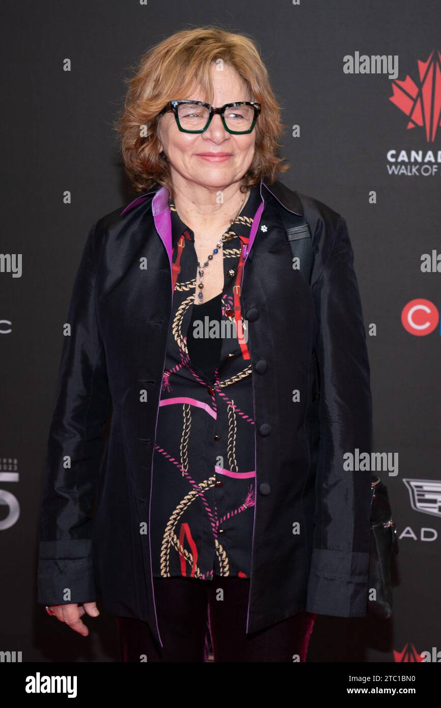 Toronto, Kanada. Dezember 2023. Lorraine Segato besucht Kanadas Walk of Fame Gala im Metro Convention Centre in Toronto. Die Canada's Walk of Fame Gala ist eine offizielle Veranstaltung in Toronto, bei der bedeutende kanadische Persönlichkeiten gewürdigt werden. Der Abend beginnt mit einem Empfang mit rotem Teppich, der in einer Preisverleihung gipfelt, die an die Beiträge von Persönlichkeiten zur kulturellen Landschaft des Landes erinnert. (Foto: Shawn Goldberg/SOPA Images/SIPA USA) Credit: SIPA USA/Alamy Live News Stockfoto