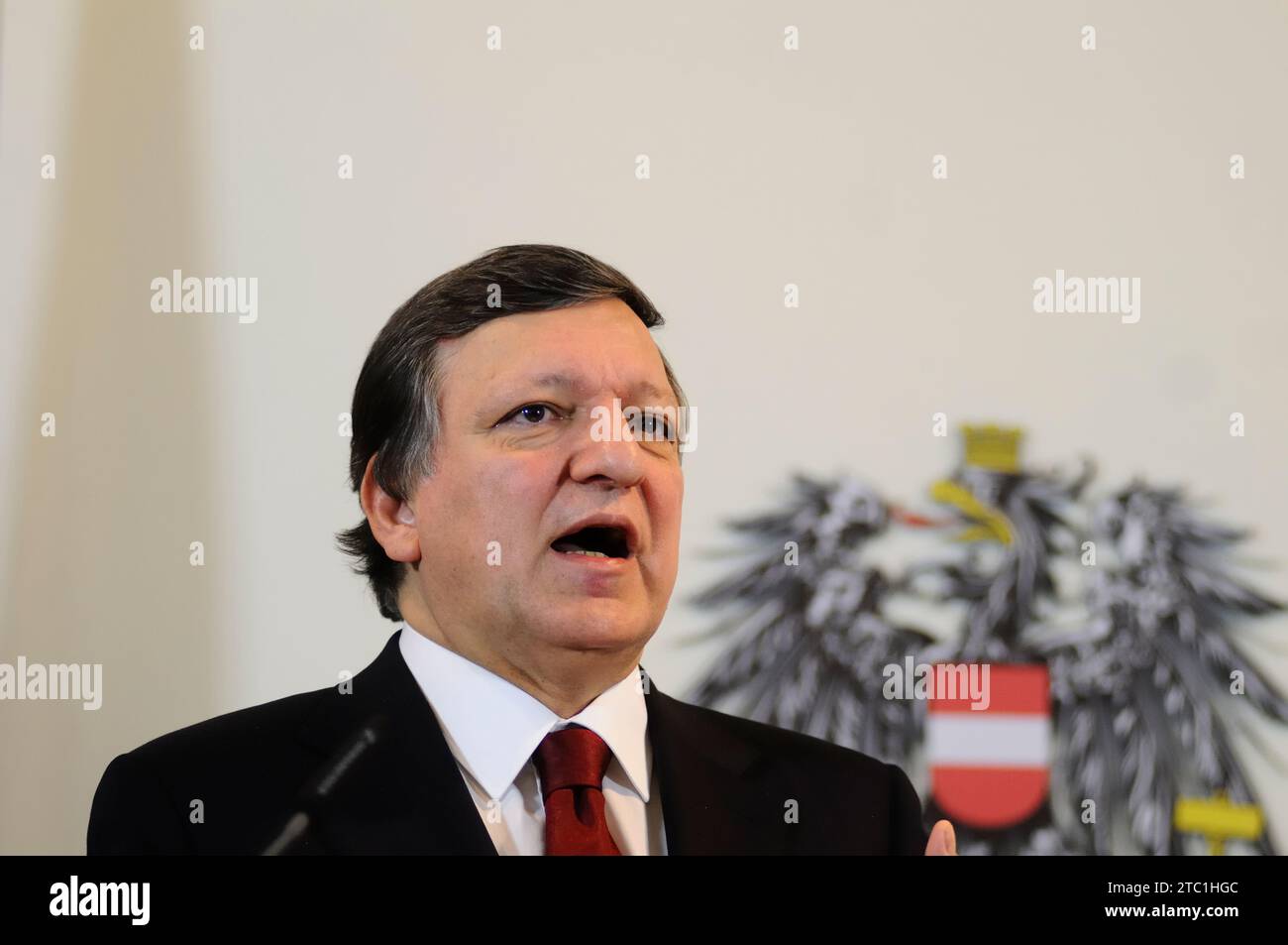 Wien, Österreich. März 2012. Präsident der Europäischen Kommission, José Manuel Barroso, bei einer Arbeitssitzung im Bundeskanzleramt in Wien Stockfoto