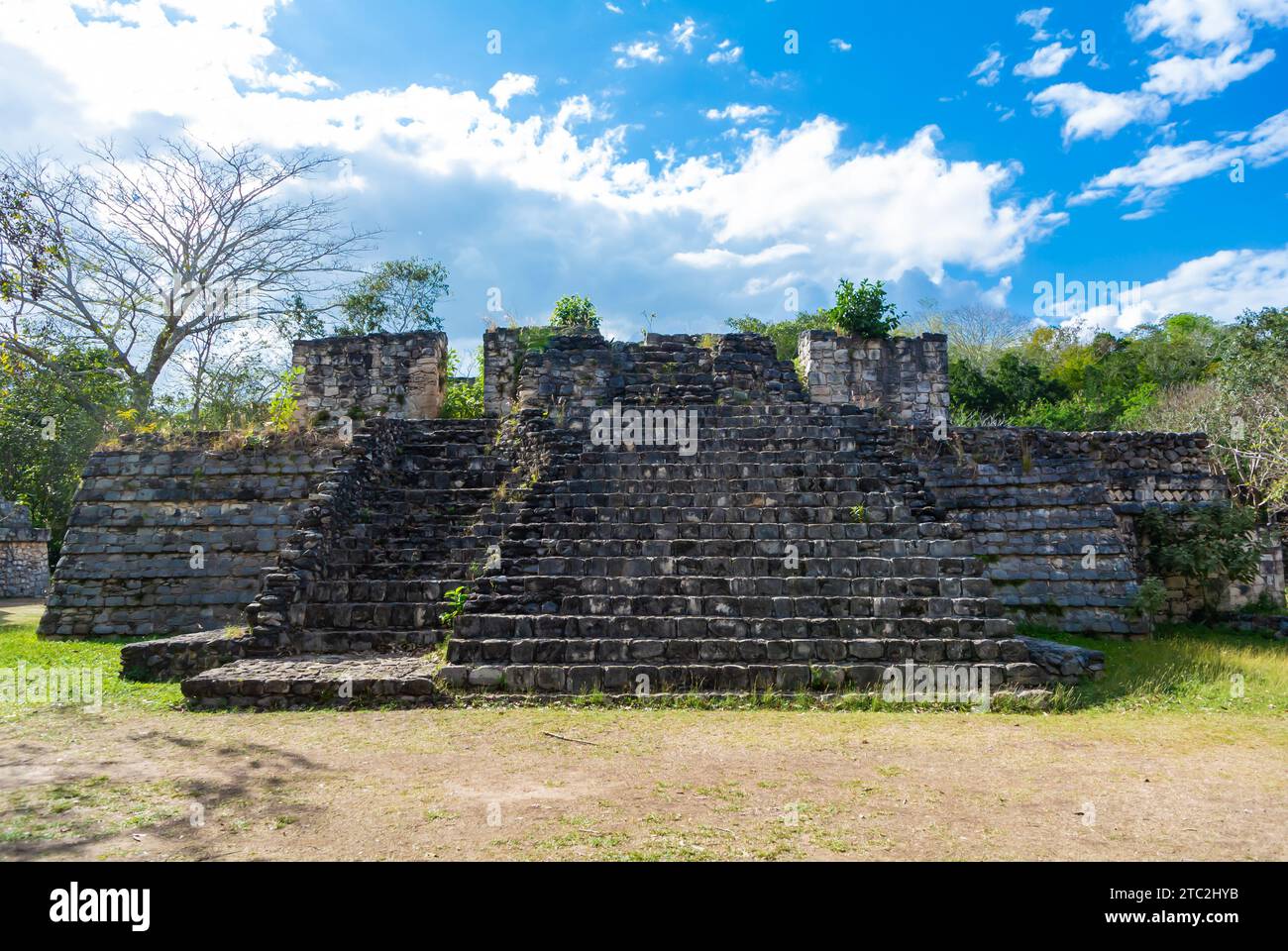 Valladolid, Yucatan, Mexiko, Landschaft mit Pyramide von Ek Balam, nur Editorial. Stockfoto