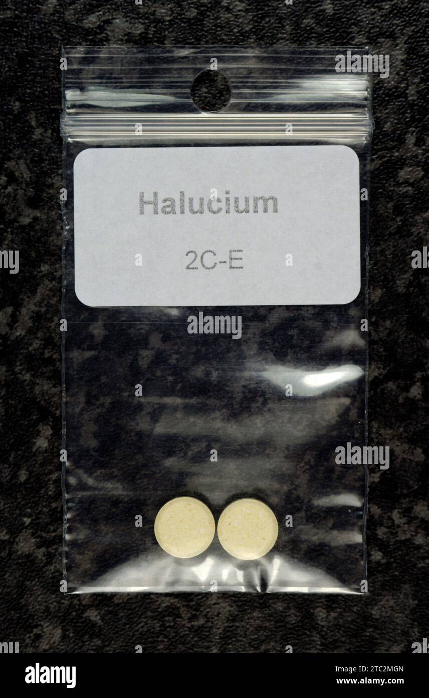 HALUCIUM – 2C-E PILLEN [1-(2,5-Dimethoxy-4-ethylphenyl)-2-aminoethan] - Psychedelic Phenethylamin Stockfoto