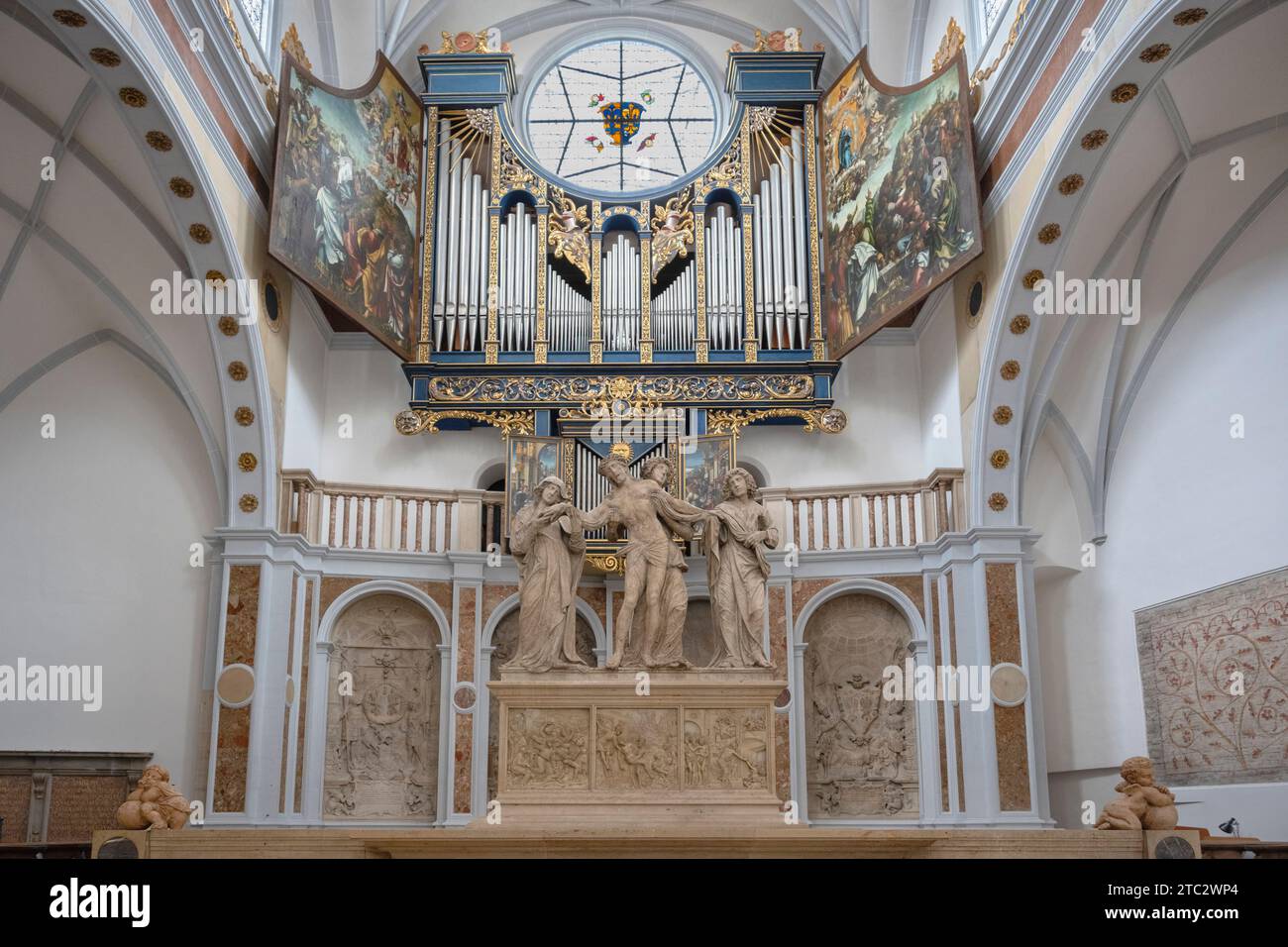Deutschland, Bayern, Augsburg, St. Annenkirche, Fuggerkirche, Hochaltar und Orgel. Stockfoto
