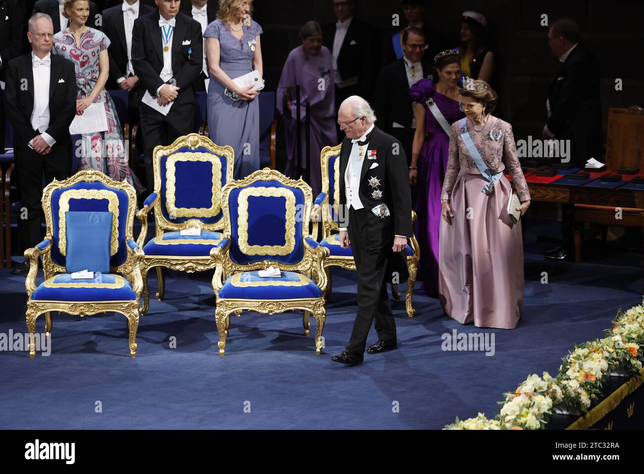 König Carl Gustaf und Königin Silvia bei der Nobelpreiszeremonie im Konzertsaal in Stockholm, Schweden am 10. Dezember 2023. Foto: Christine Olsson / Stockfoto