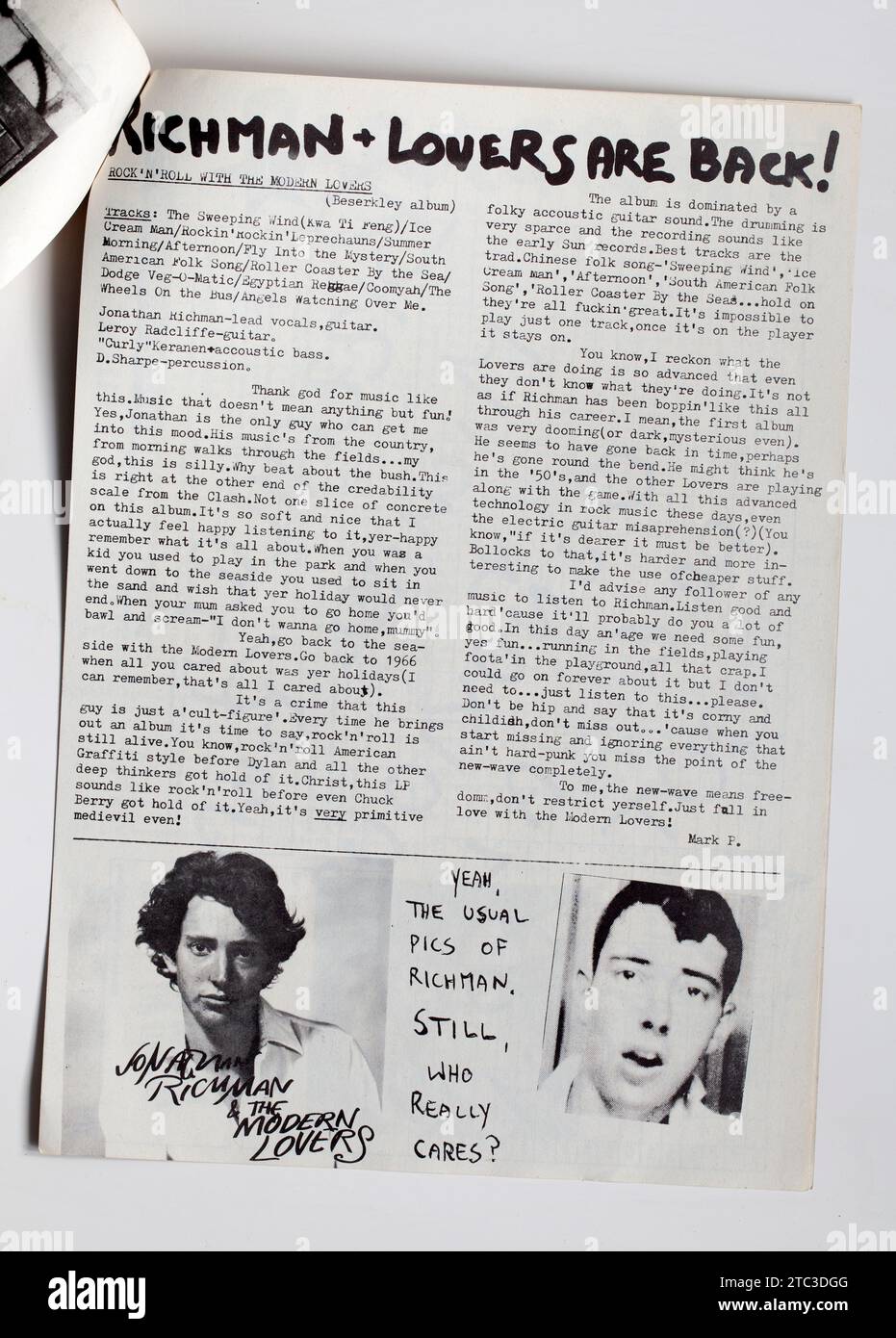 Artikel über Jonathan Richman und die Modern Lovers in Ausgabe 11 des Sniffin Glue Punk Rock Fanzine Magazine aus den 1970er Jahren Stockfoto