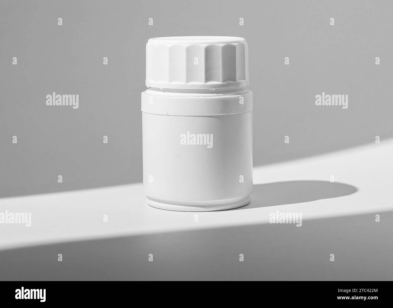 Medizinglasermodell, leere Packung, weiße Flasche nachgeahmt Stockfoto