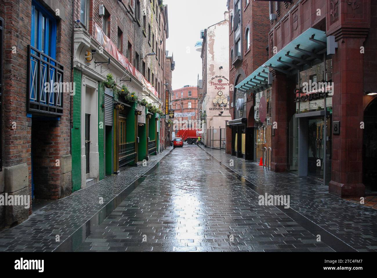 Die Matthew Street in Liverpool nennt sich bírthplace of Beatles, da sich der Cavern Club auf dieser Straße befindet. Stockfoto