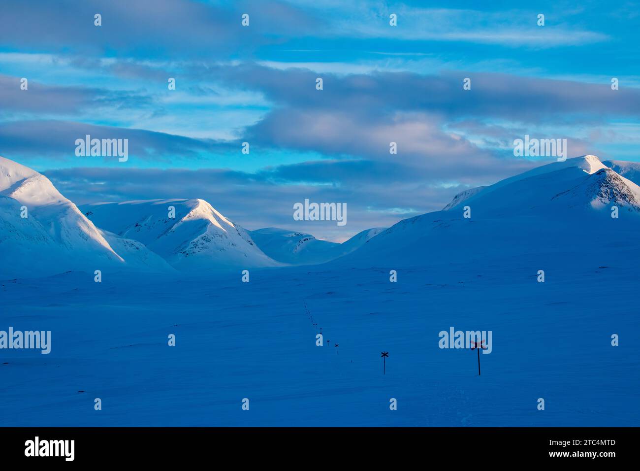 Skipiste Kungsleden während der Wintersaison im April, Lappland, Schweden Stockfoto