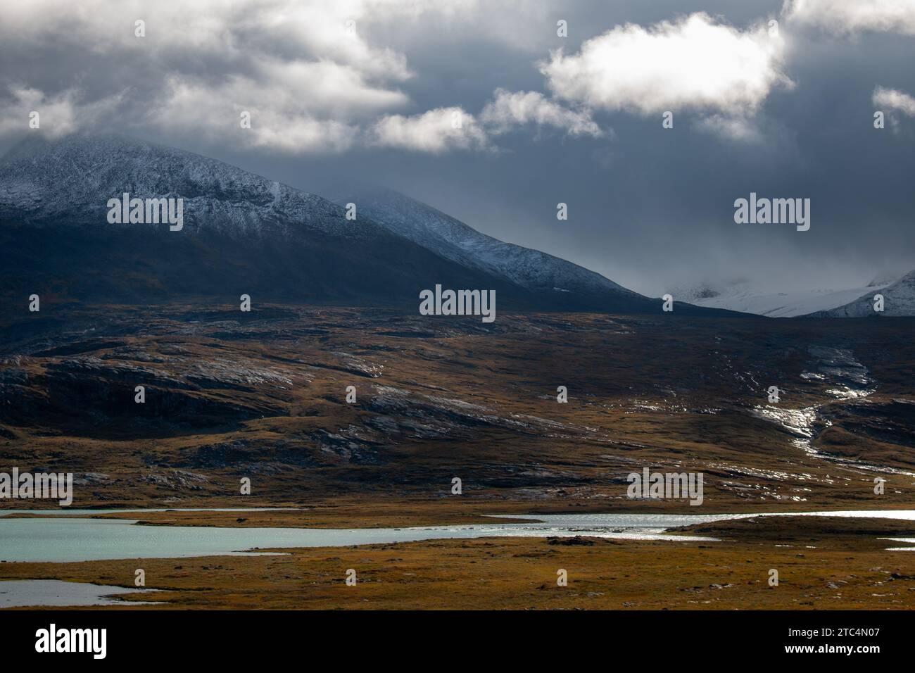 Berge und Gletscher rund um den Wanderweg Kungsleden bei Alesjaure, Lappland, Schweden Stockfoto