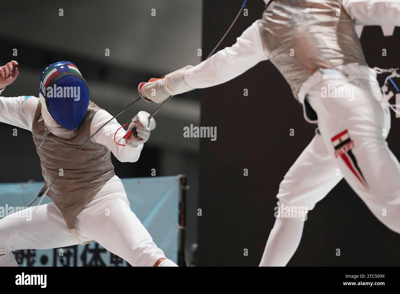 Aichi SKY EXPO, Aichi, Japan. Dezember 2023. (L bis R) Luperi Edoardo (ITA), Hamza Mohamed (EGY), 9. DEZEMBER 2023 - Fechten : 2023 Fechten World Cup Prince Takamado Trophy Herrenfolie Halbfinale bei Aichi SKY EXPO, Aichi, Japan. Quelle: Naoki Morita/AFLO SPORT/Alamy Live News Stockfoto