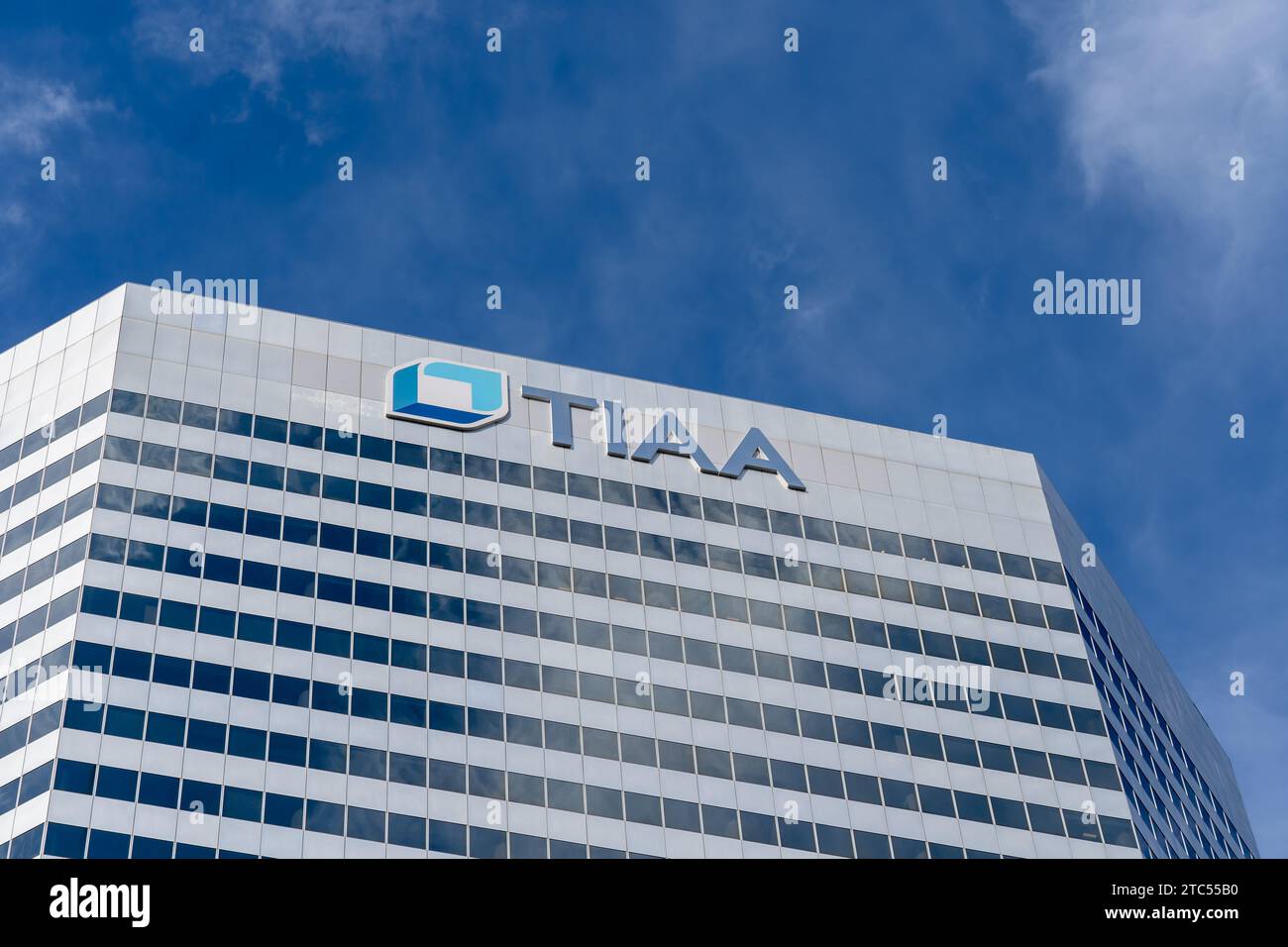 TIAA-Bürogebäude in Denver, Colorado, USA - 17. Mai 2023. Stockfoto