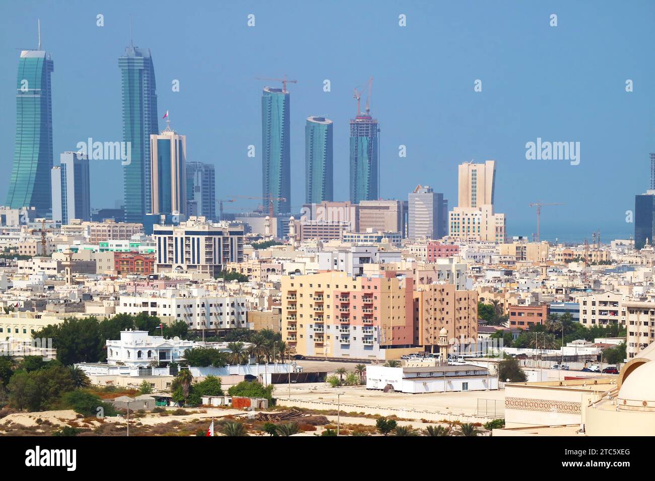 Beeindruckender Panoramablick auf die Stadt Manama, die Hauptstadt von Bahrain Stockfoto