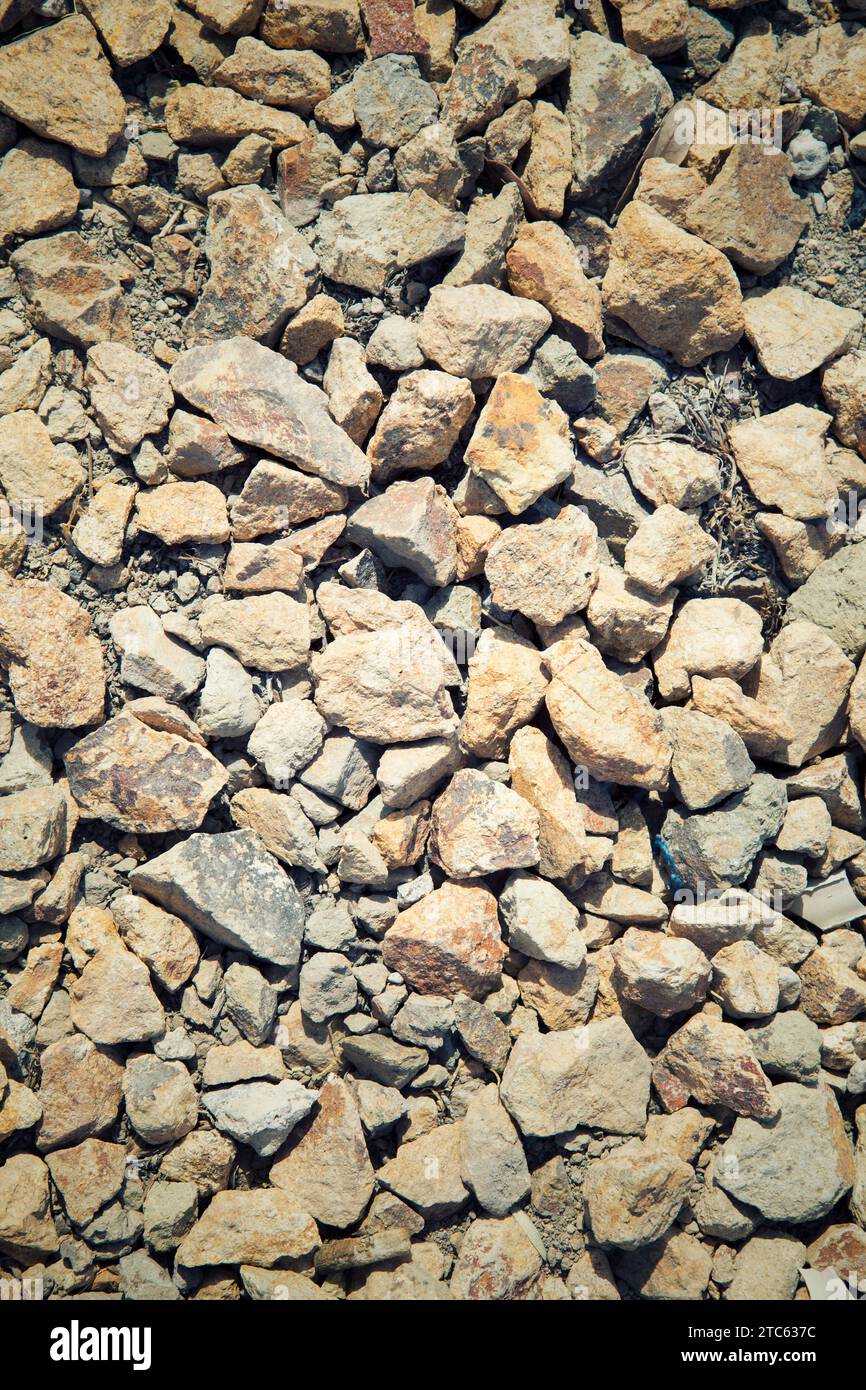 Gesteinshintergrund für Verbundwerkstoffe. Das sind rohe Steine in der Natur. Mit Filtereffekt Stockfoto