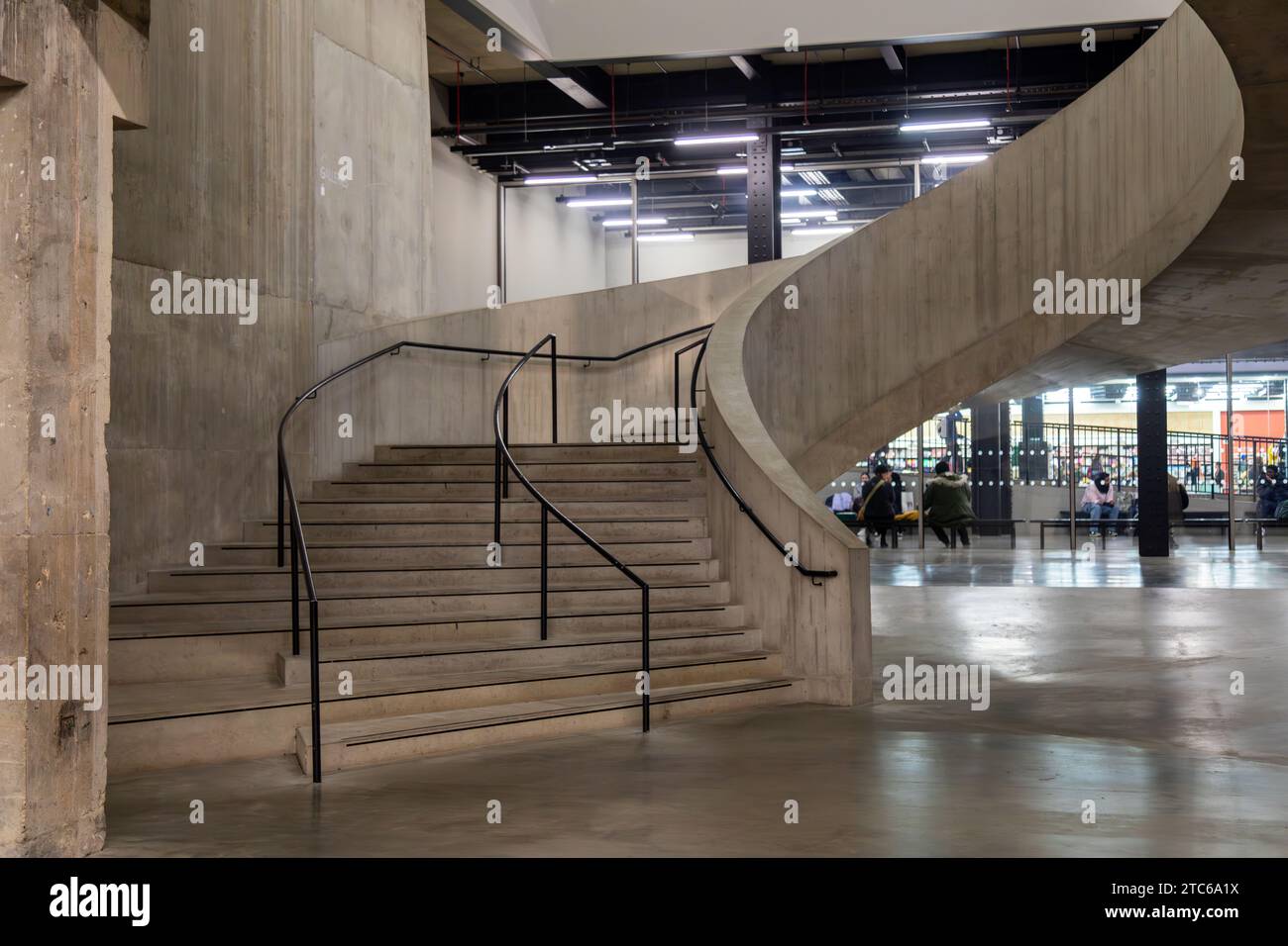 Wendeltreppe, Tate Modern Art Gallery, London, Großbritannien Stockfoto