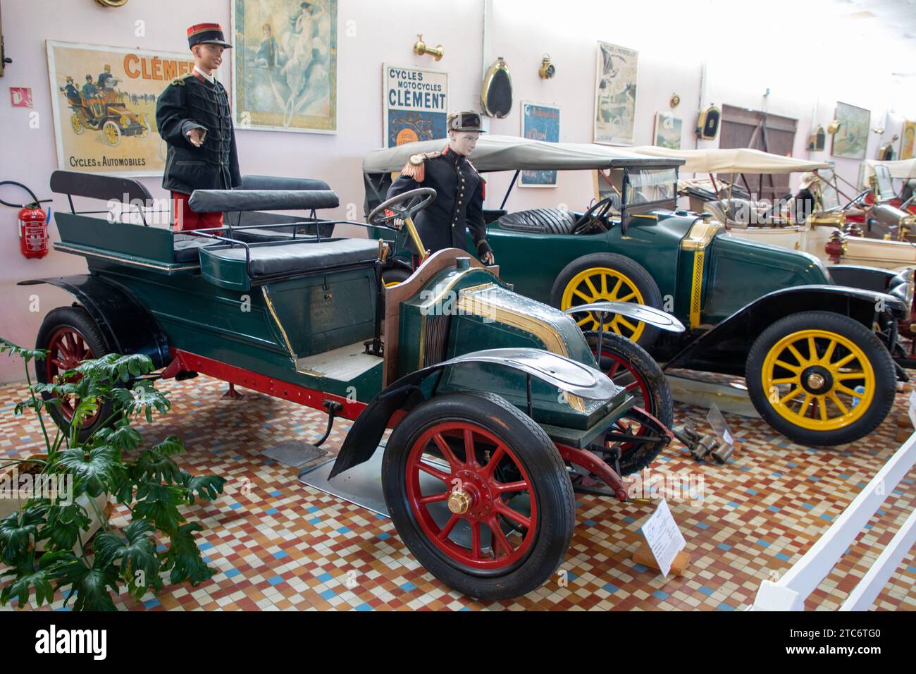 Talmont , Frankreich - 12 06 2023 : Renault Type AG französischer Auto Motor Antike historische Marne Taxi frankreich Fahrzeug hackney Kutsche Automobil Stockfoto