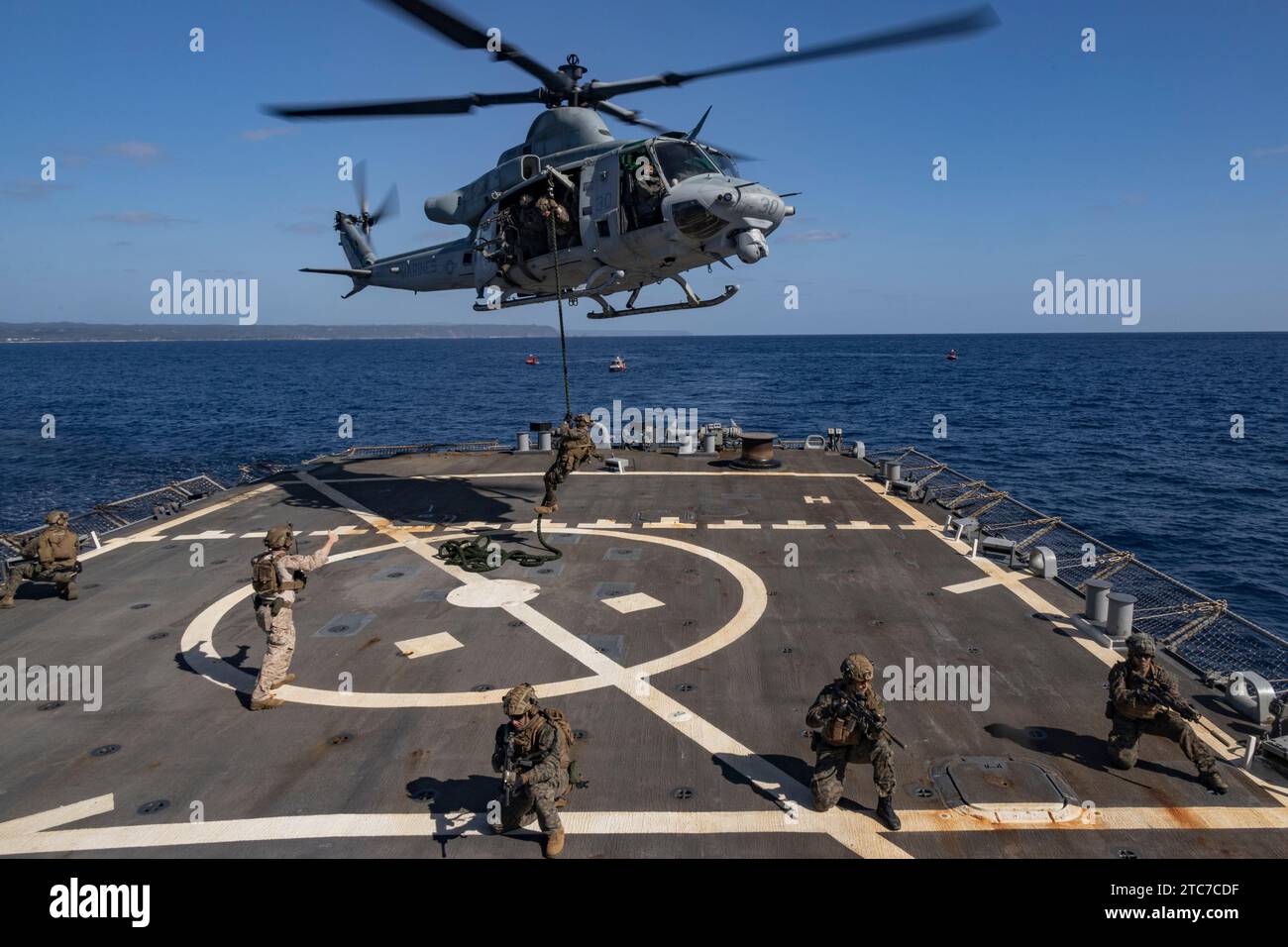 31. Marine Expeditionstruppe Maritime RAID Force führt Besuch, Board, Suche und Beschlagnahme Training an Bord der USS Hopper durch. Foto von Tyler Andrews Stockfoto