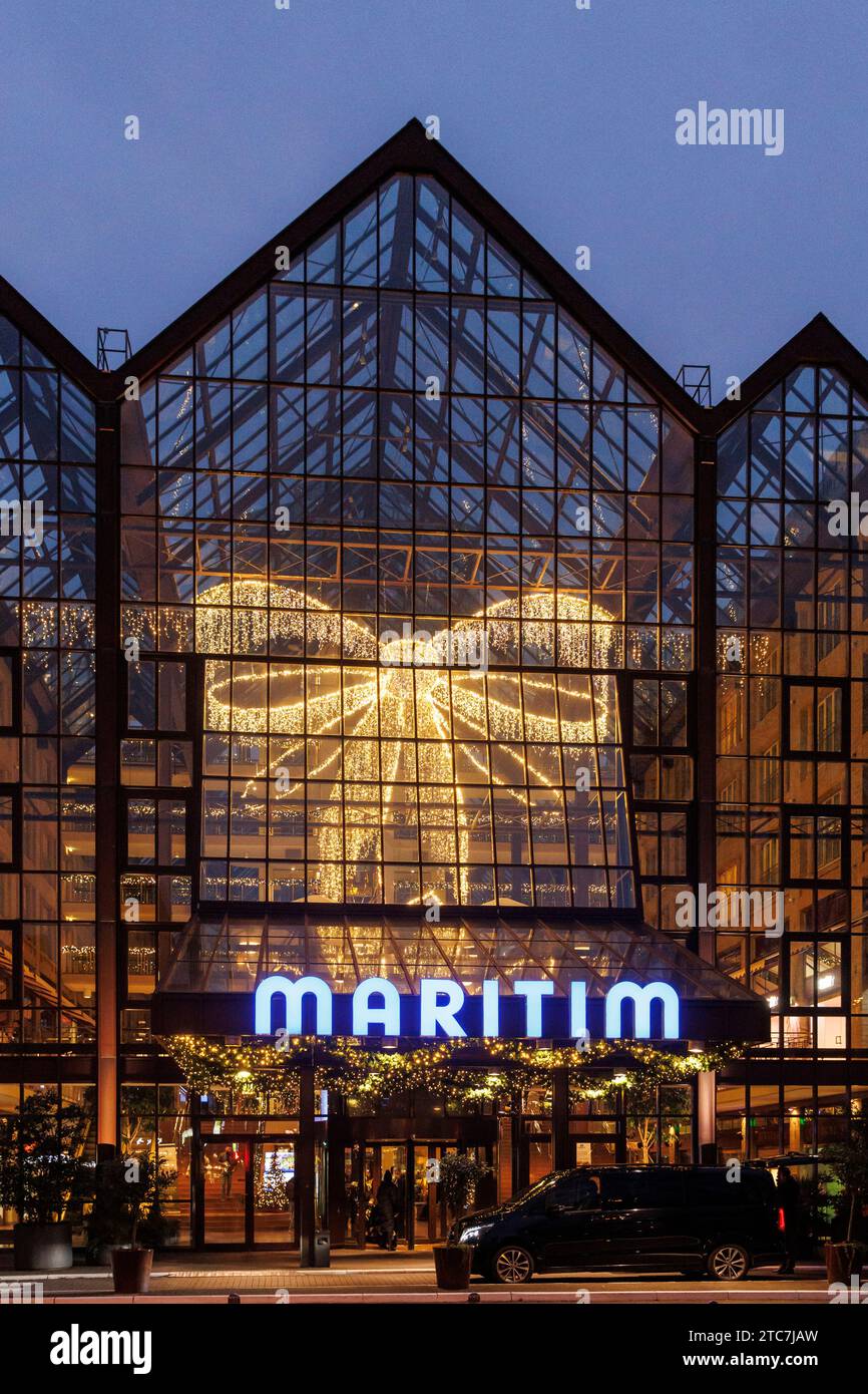 Hotel Maritim am Heumarket während der Weihnachtszeit, Cologe, Deutschland. das Hotel Maritim am Heumarkt zur Weihnachtszeit, Köln, Deutschland. Stockfoto