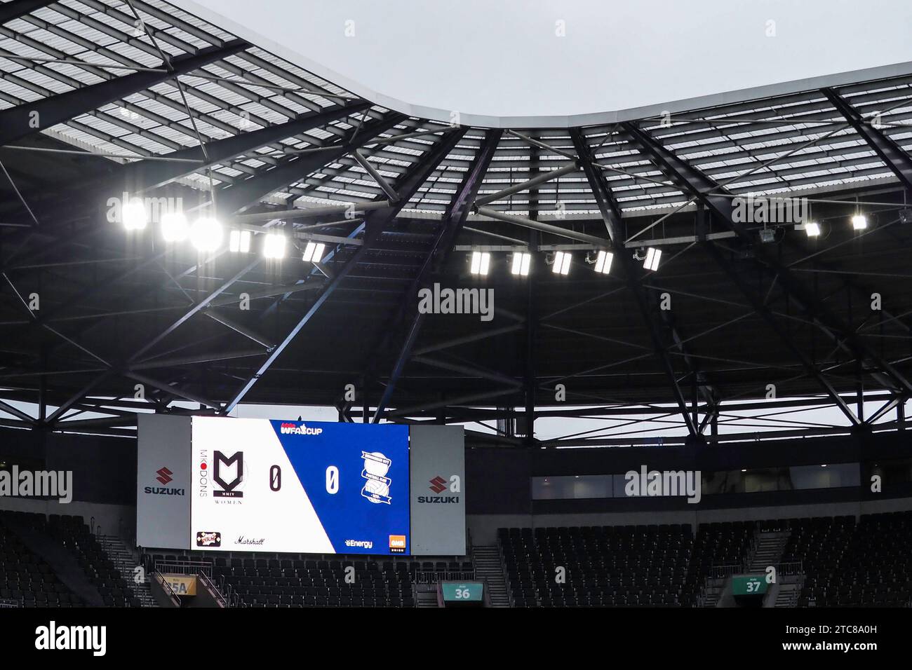 Milton Keynes, Großbritannien. Dezember 2023. Allgemeine Ansicht des Stadions während des Adobe Womens FA Cup Spiels zwischen MK Dons und Birmingham City im Stadion MK in Milton Keynes, England (Natalie Mincher/SPP) Credit: SPP Sport Press Photo. /Alamy Live News Stockfoto