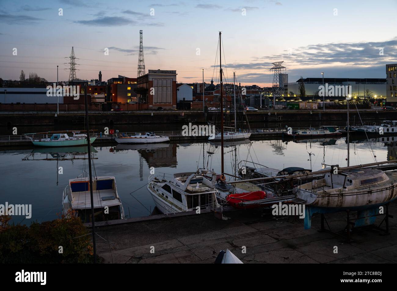 Laeken, Flämische Brabant Region, Belgien, 28. November 2023 - kleiner Erholungshafen mit Segelbooten Credit: Imago/Alamy Live News Stockfoto