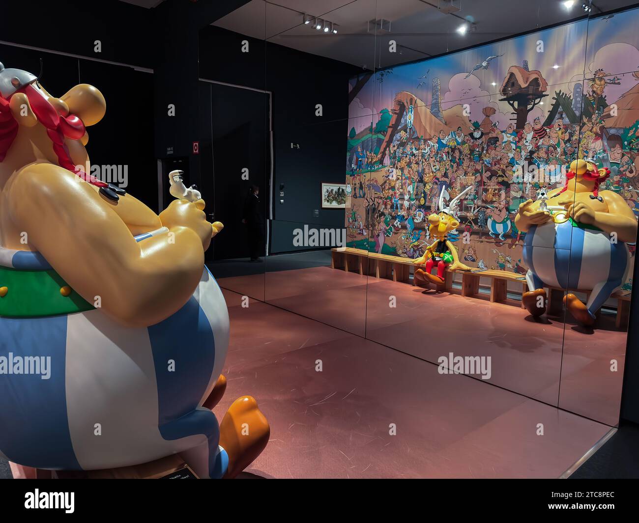 Figuren aus dem Asterix- und Obelix-Comic. Die Ausstellung „Comic, Dreams and History“ im CaixaForum bietet eine Führung durch einige der besten Comics der Geschichte Stockfoto