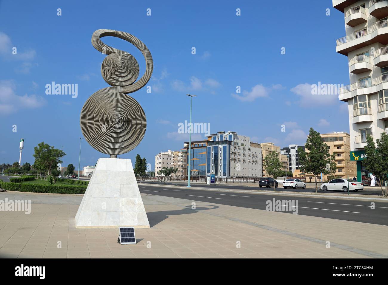 Öffentliche Kunstwerke am Ufer der Corniche Road in Jeddah Stockfoto