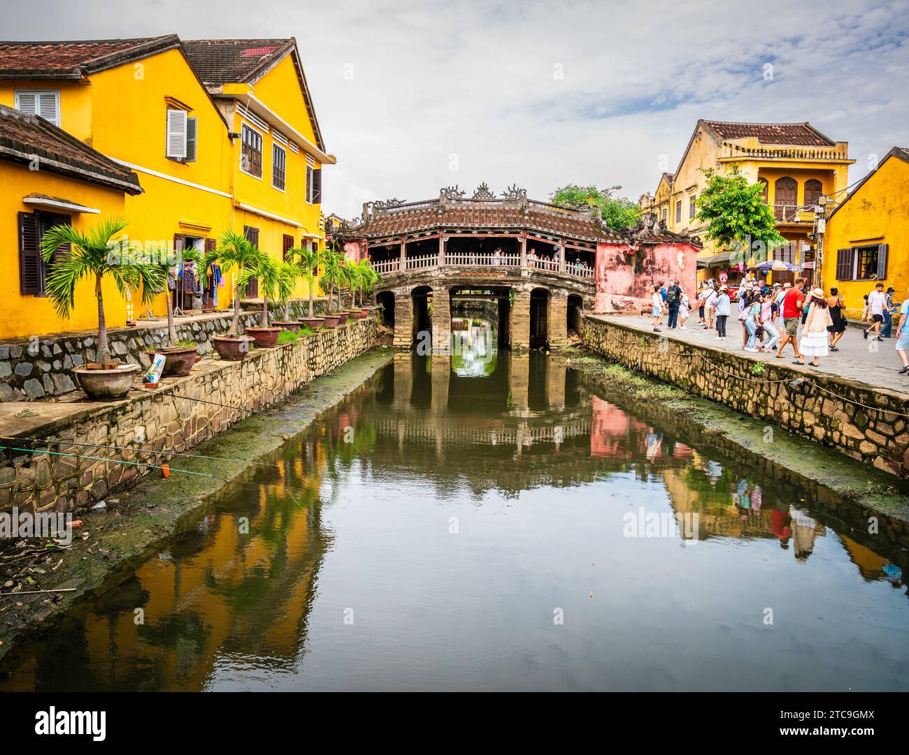 Hoi an, Vietnam, 20. November 2022: Historische Japanische Brücke (auch bekannt als Cau Pagoda) in der Stadt Hoi an, Vietnam Stockfoto