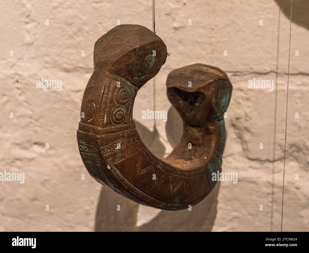 Eine Manillas (Sklavengeld) im Internationalen Maritimen Museum in der HafenCity, Hamburg. Stockfoto