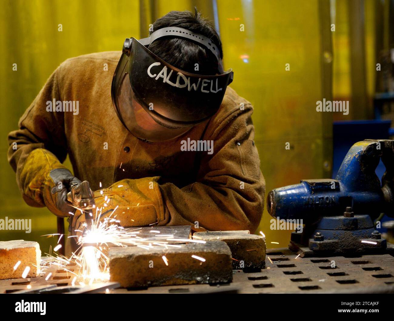 Schweißwettbewerb 130805-N-YQ852-012. Stockfoto