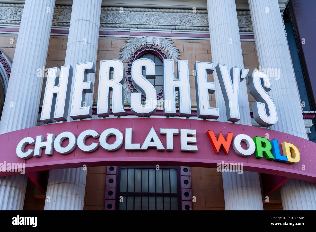 Hershey's Chocolate World Schild auf dem Gebäude im Laden in Las Vegas, Nevada, USA Stockfoto