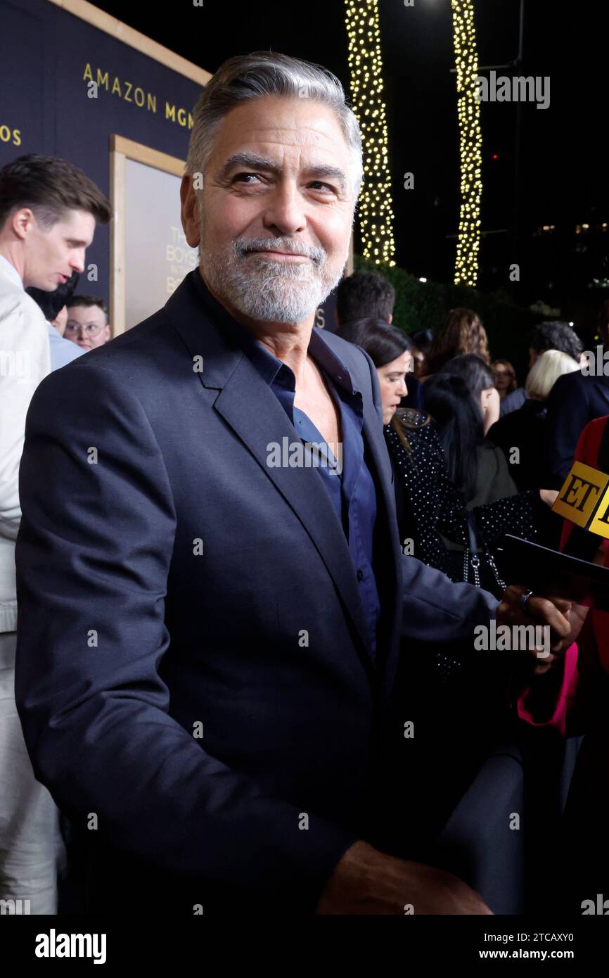 Beverly Hills, Ca. Dezember 2023. George Clooney bei der LA Premiere of the Boys in the Boat am 11. Dezember 2023 im Samuel Goldwyn Theater in Beverly Hills, Kalifornien. Quelle: Faye Sadou/Media Punch/Alamy Live News Stockfoto